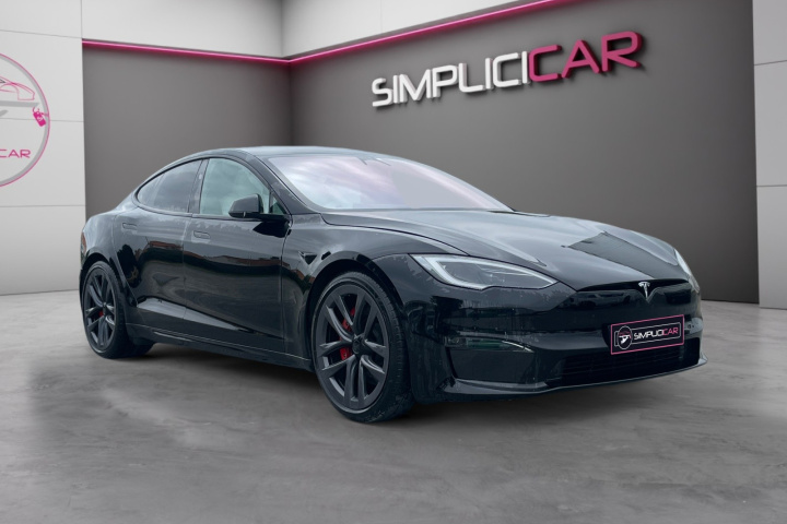 TESLA Model S Plaid