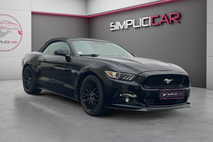 FORD MUSTANG CONVERTIBLE