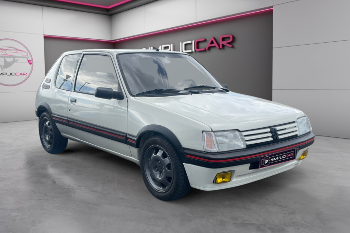 PEUGEOT 205
