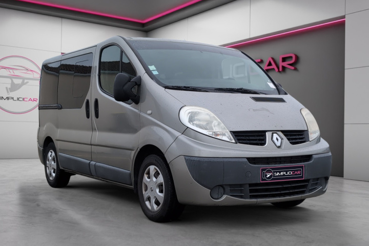 RENAULT TRAFIC