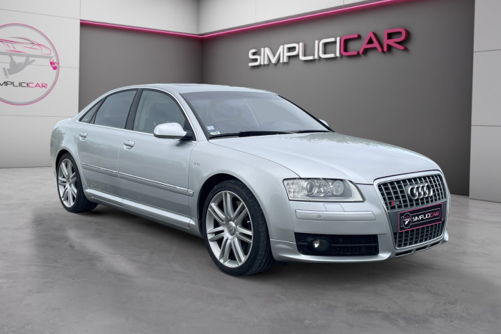AUDI S8