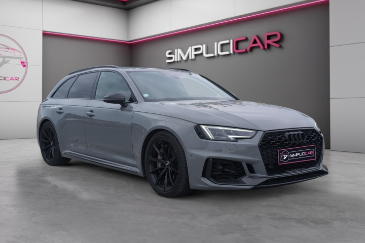 AUDI RS4 AVANT